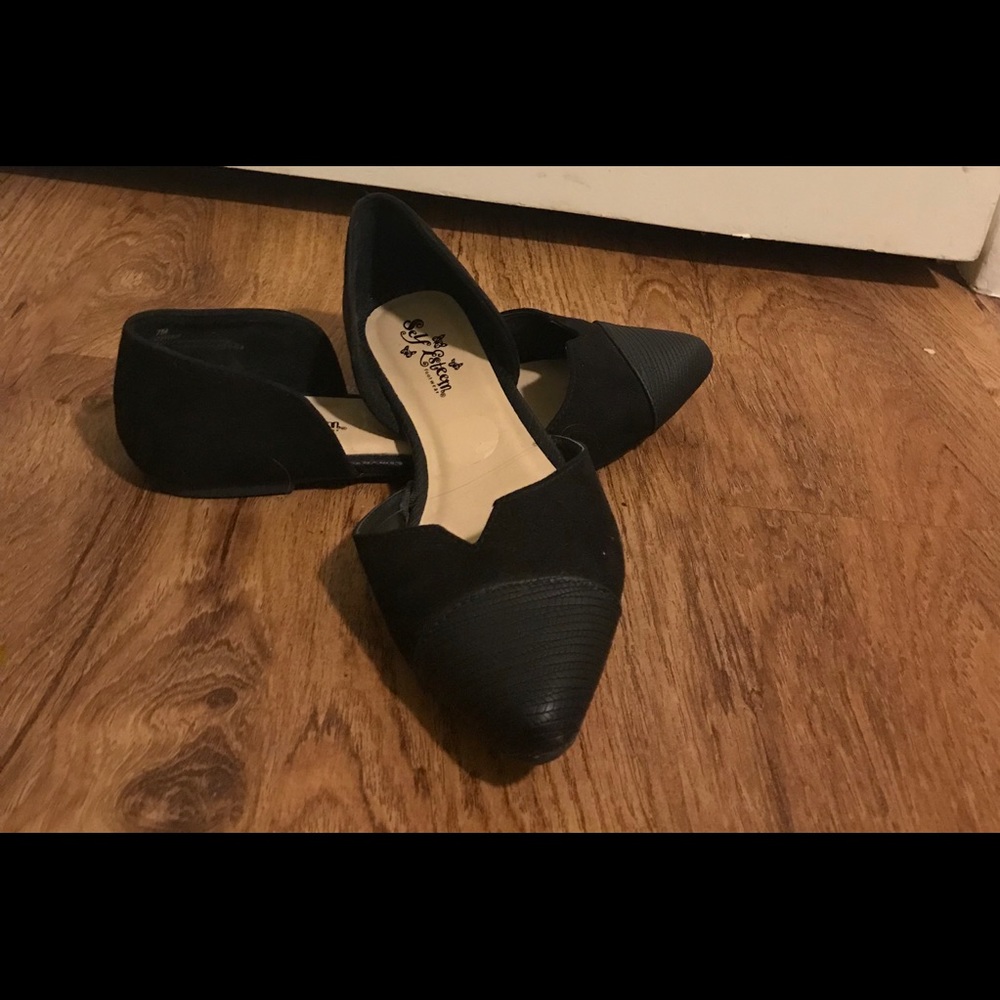 Black cute flats 🙃